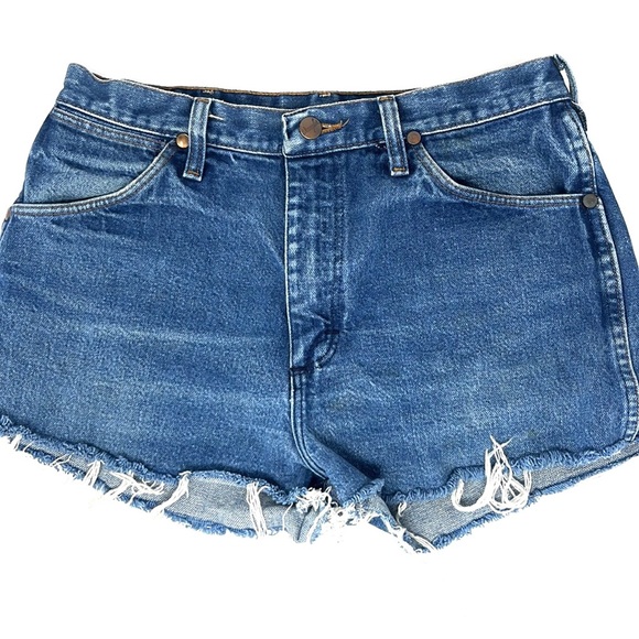 Wrangler Pants - WRANGLER cut off jean shorts 30